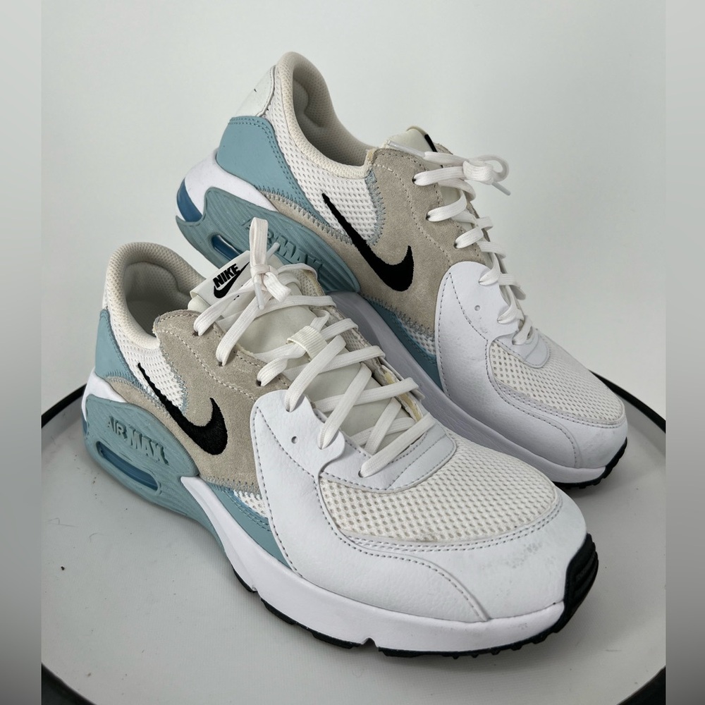 NIKE AIR MAX EXCEE CASUAL SNEAKERS‎ CLASSIC ATHLETIC SNEAKER. COMFORTABLE KICKS
